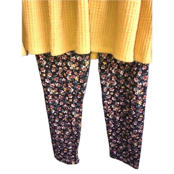 KIDS Xtraordinary (L) 2 Piece Gold Yellow Hooded Flowered Top With Blue … - Picture 3 of 4